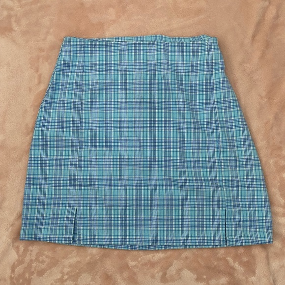 Brandy Melville Plaid Mini Skirt - Picture 2 of 4